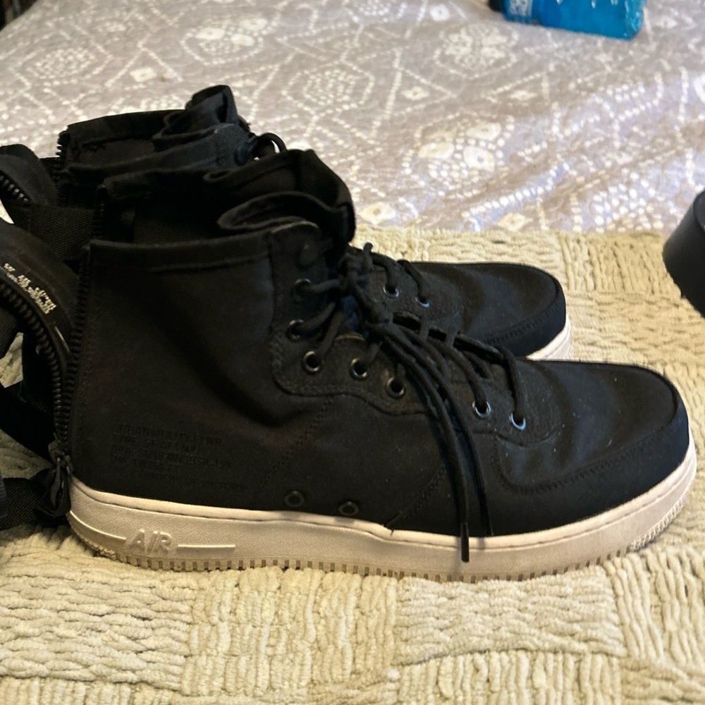 11-1/2 Nike Air Force SF Mid Black/white
